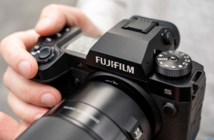 FUJIFILM X-H2S